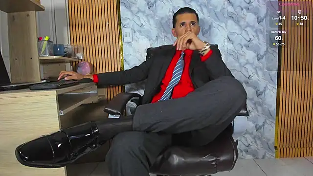 Snapshot of Hideintheoffice chatting on 05-23-26, 01:33 Hideintheoffice online show from 05-23-26, 01:33