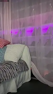 baobaomiqi linger online show from 10-11-25, 04:38