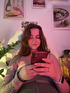 Snapshot of MayaMystic chatting on 02-10-26, 01:04 MayaMystic online show from 02-10-26, 01:04