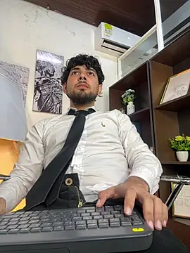 Snapshot of Samir_bear chatting on 04-25-26, 01:41 Samir bear online show from 04-25-26, 01:41