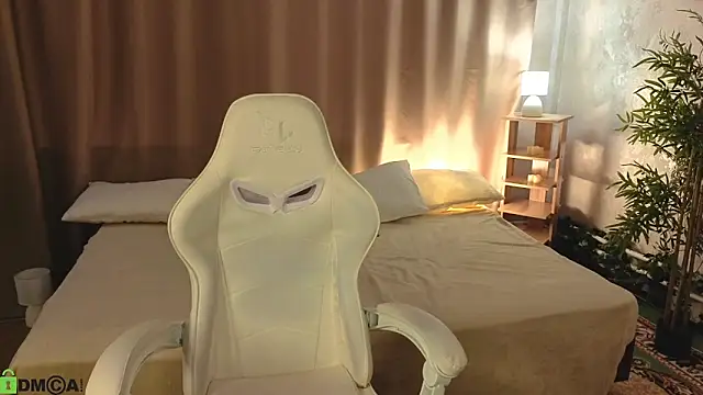 Cheryl  Brown online show from 04-21-26, 01:29