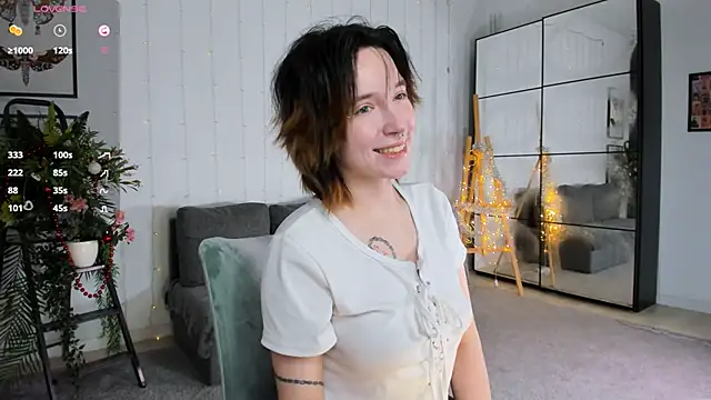 Snapshot of lilithlunna chatting on 12-27-24, 02:25 lilithlunna online show from 12-27-24, 02:25