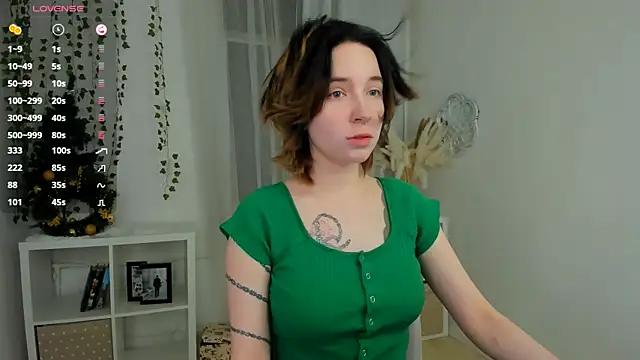 Snapshot of lilithlunna chatting on 12-30-24, 11:28 lilithlunna online show from 12-30-24, 11:28