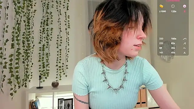 Snapshot of lilithlunna chatting on 01-21-25, 05:20 lilithlunna online show from 01-21-25, 05:20