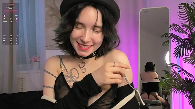 Snapshot of lilithlunna chatting on 02-02-25, 01:45 lilithlunna online show from 02-02-25, 01:45