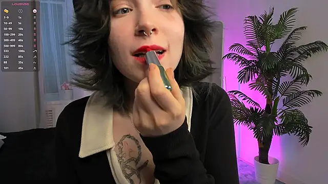 Snapshot of lilithlunna chatting on 02-02-25, 04:59 lilithlunna online show from 02-02-25, 04:59