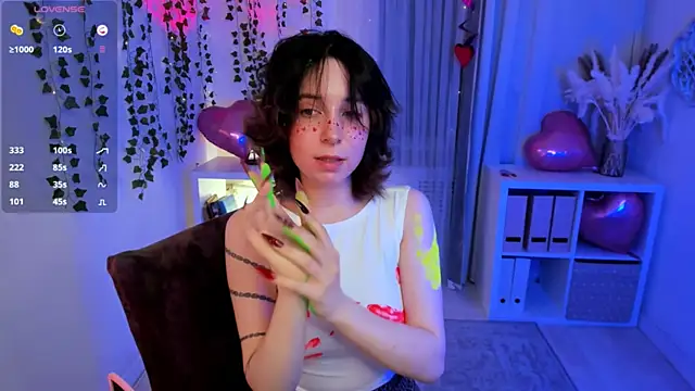 Snapshot of lilithlunna chatting on 02-16-25, 01:03 lilithlunna online show from 02-16-25, 01:03