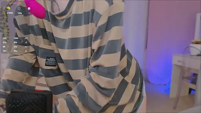 Snapshot of lilithlunna chatting on 03-15-25, 08:15 lilithlunna online show from 03-15-25, 08:15