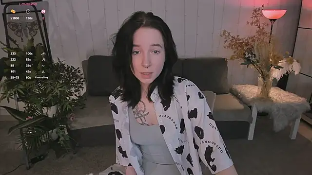 Snapshot of lilithlunna chatting on 09-20-25, 05:47 lilithlunna online show from 09-20-25, 05:47