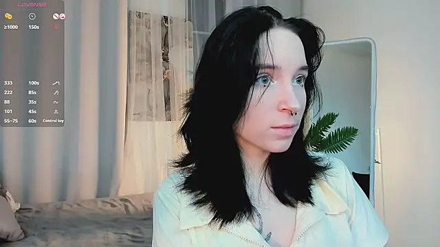 Snapshot of lilithlunna chatting on 11-13-25, 12:59 lilithlunna online show from 11-13-25, 12:59