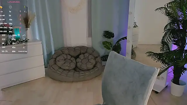 Snapshot of lilithlunna chatting on 11-15-25, 06:15 lilithlunna online show from 11-15-25, 06:15