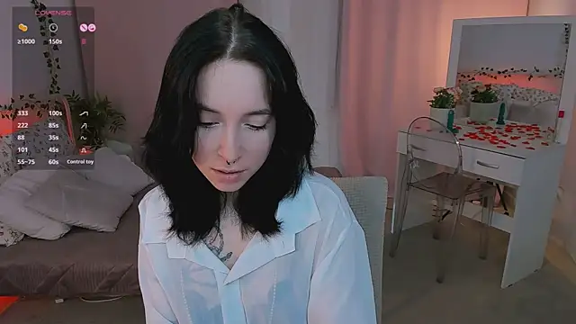 Snapshot of lilithlunna chatting on 12-04-25, 12:47 lilithlunna online show from 12-04-25, 12:47