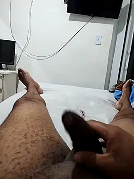 lucasquirao1234 online show from 10-08-25, 09:29