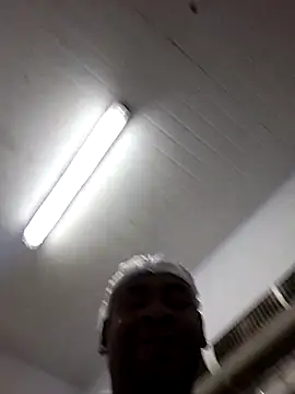 lucasquirao1234 online show from 10-12-25, 04:39