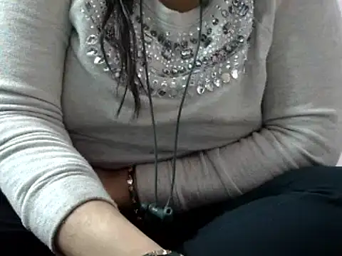 Snapshot of Housewife12 chatting on 01-24-25, 08:13 Housewife12 online show from 01-24-25, 08:13