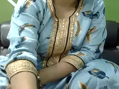 Snapshot of Housewife12 chatting on 03-07-25, 04:11 Housewife12 online show from 03-07-25, 04:11