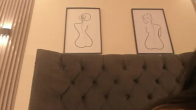 Snapshot of BrithanySummer chatting on 09-08-25, 08:30 BrithanySummer online show from 09-08-25, 08:30