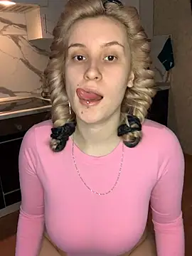 Snapshot of Sweet_white_chocolate chatting on 03-10-25, 05:33 Sweet white chocolate online show from 03-10-25, 05:33