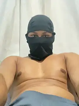 Snapshot of rickzinnxz chatting on 12-19-24, 05:29 rickzinnxz online show from 12-19-24, 05:29