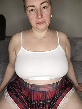 Snapshot of HairyVicky chatting on 12-16-25, 11:21 HairyVicky online show from 12-16-25, 11:21