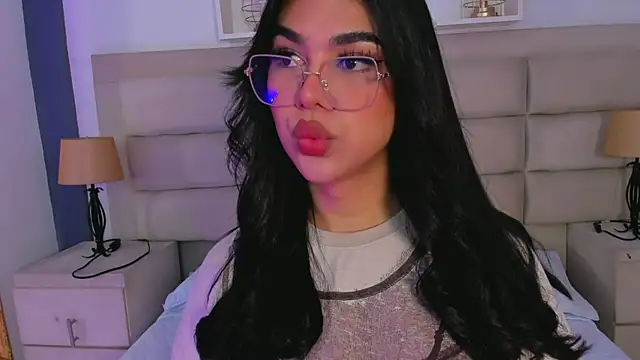 RoseCassie online show from 09-17-25, 01:35