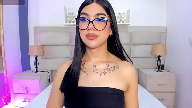 RoseCassie online show from 10-02-25, 01:18