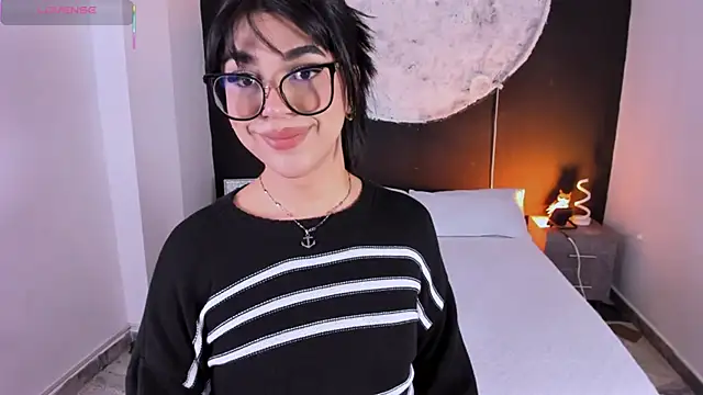 RoseCassie online show from 12-04-25, 01:53