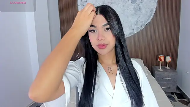 RoseCassie online show from 04-18-26, 01:59