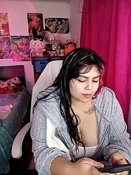 Snapshot of Pinky-Flower chatting on 02-26-26, 03:33 Pinky-Flower online show from 02-26-26, 03:33