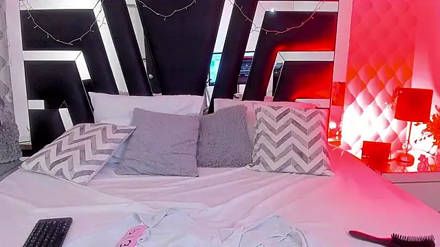 Snapshot of caroo_gomeez chatting on 02-19-25, 06:00 caroo gomeez online show from 02-19-25, 06:00