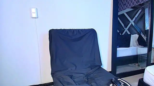 Snapshot of caroo_gomeez chatting on 10-07-25, 04:09 caroo gomeez online show from 10-07-25, 04:09