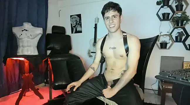 Snapshot of Antonello_Vannucci chatting on 02-26-25, 12:38 Antonello Vannucci online show from 02-26-25, 12:38