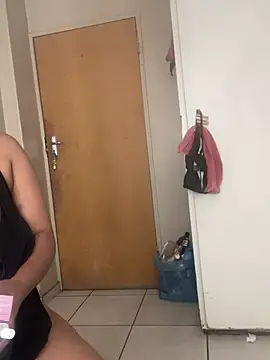 Snapshot of beverlyxxxx chatting on 01-16-25, 12:09 beverlyxxxx online show from 01-16-25, 12:09