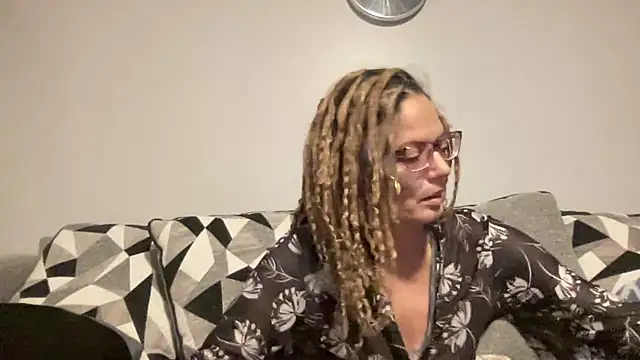 Snapshot of skarfos1babe69 chatting on 12-30-24, 01:26 skarfos1babe69 online show from 12-30-24, 01:26