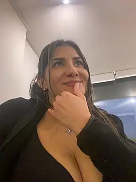 AlejandritaMilano online show from 07-24-26, 10:19