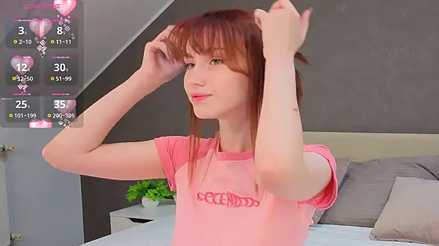 Snapshot of Mollly_Rouge chatting on 09-22-25, 12:23 Mollly Rouge online show from 09-22-25, 12:23