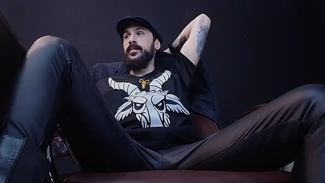 AxelColton online show from 02-01-25, 06:21