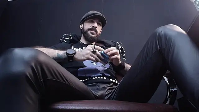 AxelColton online show from 02-04-25, 06:25