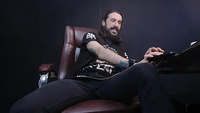 AxelColton online show from 02-13-25, 06:20