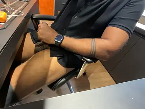 Snapshot of Nil_Talreja chatting on 10-09-25, 08:56 Nil Talreja online show from 10-09-25, 08:56