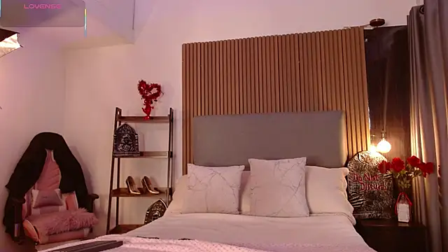 Sienna Blake  online show from 10-14-25, 08:31