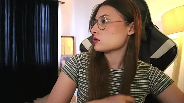 Daisha Riley online show from 11-25-25, 03:01