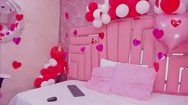 SEXY HOTTIE   online show from 02-25-25, 12:45