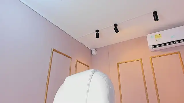 PerlaPreciosa online show from 02-25-26, 04:00