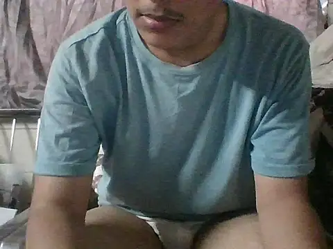 Snapshot of king_dick_0 chatting on 04-28-26, 12:32 king dick 0 online show from 04-28-26, 12:32