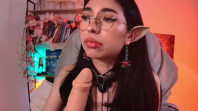 Snapshot of Sweet_Nyx chatting on 05-16-26, 11:36 Sweet Nyx online show from 05-16-26, 11:36