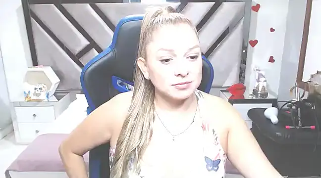 Snapshot of natalia5560 chatting on 12-29-24, 01:49 natalia5560 online show from 12-29-24, 01:49