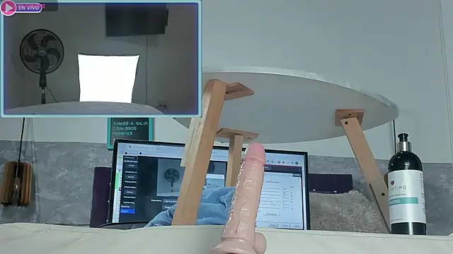 Little lili19 online show from 01-12-25, 04:00