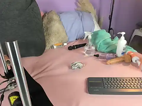 Little lili19 online show from 04-05-26, 08:39