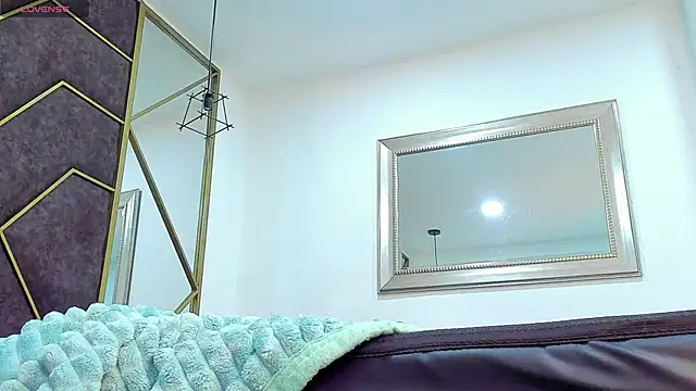 AbrilSonne online show from 12-26-24, 10:52